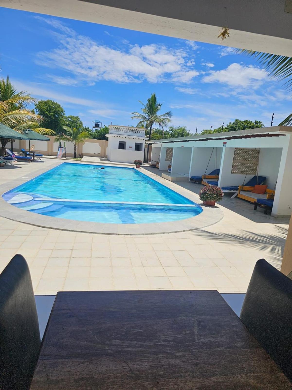 Leomilo Holidays Diani Beach Exterior foto