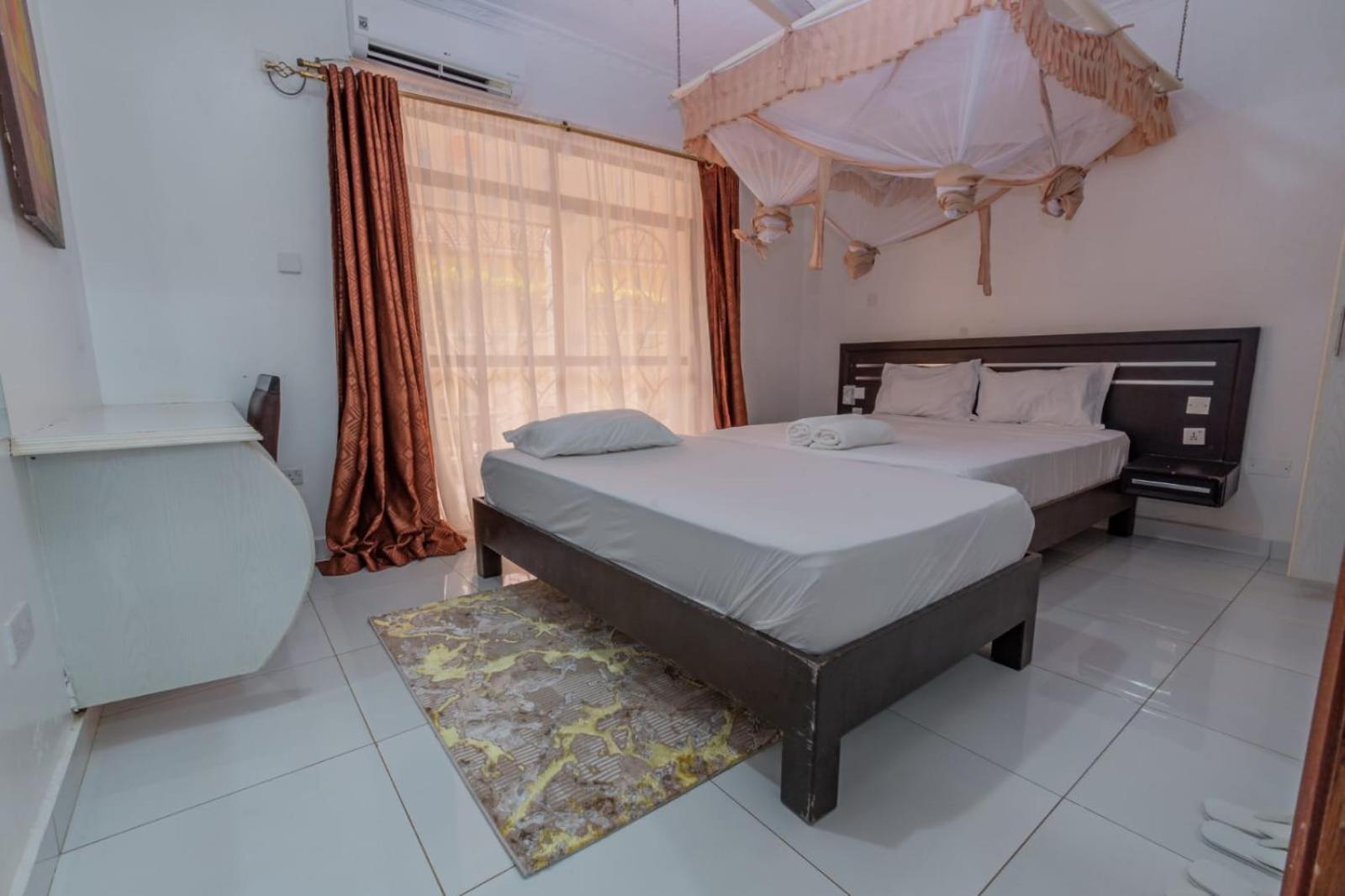 Leomilo Holidays Diani Beach Exterior foto